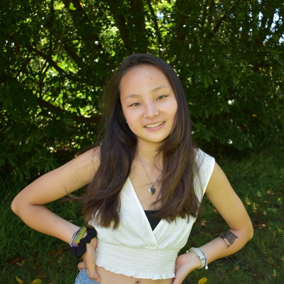 Meet your Posher, Alison - Picture 1 of 1